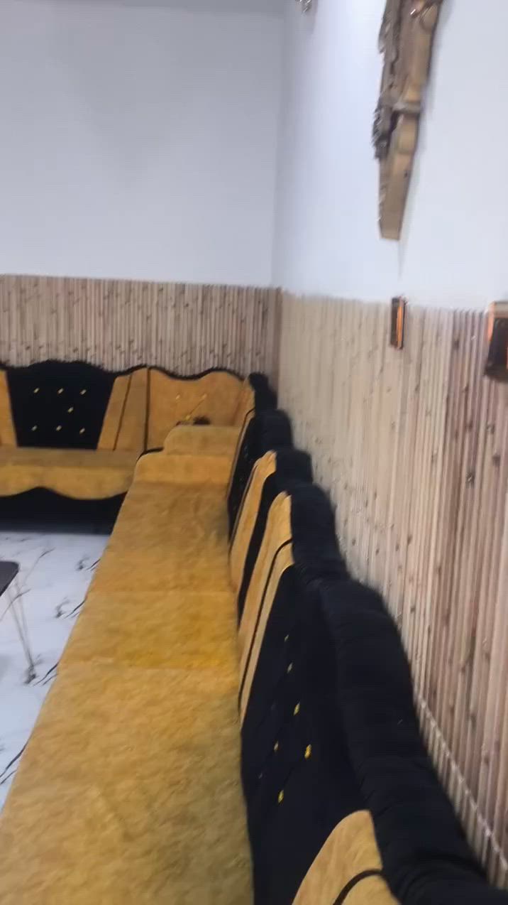السلام عليكم
مشتمل للبيع 
الموقع حي الزهور 
السماحه 150 م
يحتوي ع 
غرفه + استقبال +ديوانيه+مطبـخ 
خدمات كالمه +كراج واسع 
بناء بلوك 
السعر 60 وبي مجال 
مسحوب علي اسكان 
والدفع يكون ع البايع 
مع كافه الضمانات 

للاستفسار الاتصال ع الرقم التالي 

  هـ ***********
