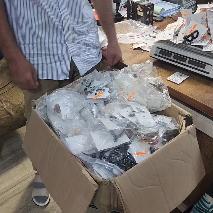 البيع بالكيلو . اكسسوارات . هولندي خواتم وحلق وطوق.
هولندي لايوجد استفسار 

التواصل واتس اب .٠٩٨٨٤٧١٣٦١


**إذا كنت صاحب هذا الإعلان وتريد حذفه لأي سبب، رجاءا أرسل رسالة إلى الدعم الفني**