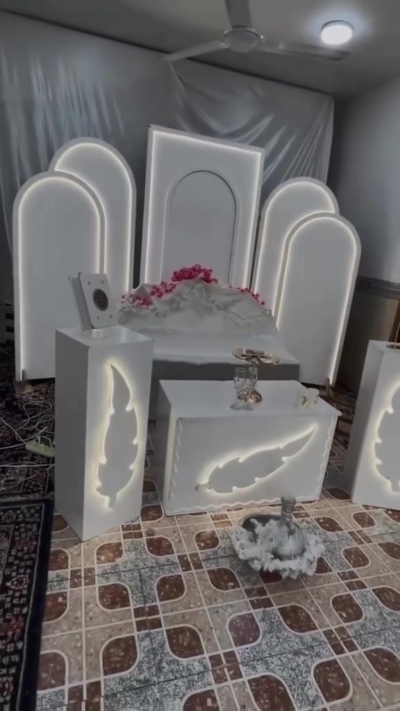 التواصل واتساب: ***********
 كوشة عرس خطوبه مهر نوعيه الخشب 18 HDF ملم نوعية الاناره شمسي
220 فولت 
#كوشات #كوشات #اعراس_كوشات
#احياء_حفلات_الاعراس #تزین #كوشات_افراح
