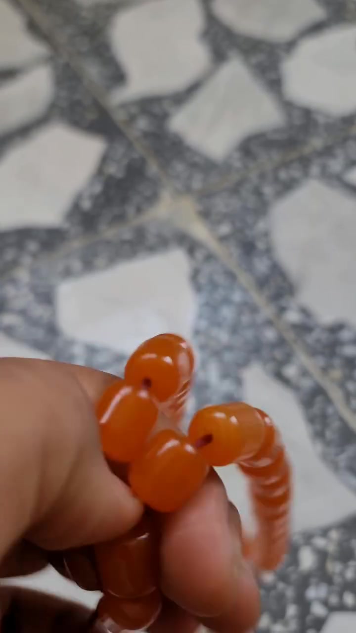 خرز سندلوس الماني خراطة جيكي الوزن٦٠ غرام العدد ٣٥ خرزة للبيع او المراوس  ***********
