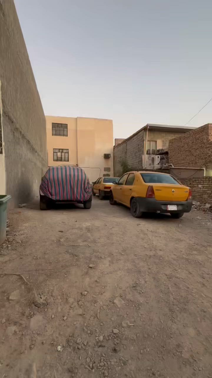 � قطعة أرض للبيع – فرصة مميزة للسكن والاستثمار

📍 الموقع: بغداد – الراشدية – منطقة القدس.

🏡 تفاصيل العقار:
📐 المساحة: 160 متر
📑 نوع السند: طابو ملك صرف (سند رسمي وأصولي)
📏 الواجهة: 8 متر
📏 النزال: 20 متر

✅ المميزات:

* مناسبة لبناء منزل عصري بتصميم مميز.
* تصلح للسكن أو الاستثمار طويل الأمد.
* تقع في منطقة سكنية هادئة ومخدومة.
* متوفرة جميع الخدمات الأساسية.
* سهولة الوصول إلى الشوارع الرئيسية والمرافق القريبة.

🔹 الخدمات المتوفرة:
💧 ماء
⚡ كهرباء

***********
💰 السعر: للاستفسار على الخاص أو الاتصال مباشرة.

📞 للحجز أو الاستفسار ومعرفة الموقع الدقيق، تواصل معنا.
فرصة جيدة لامتلاك قطعة أرض بسند ملك صرف في إحدى مناطق الراشدية، والبيع للجادين فقط
