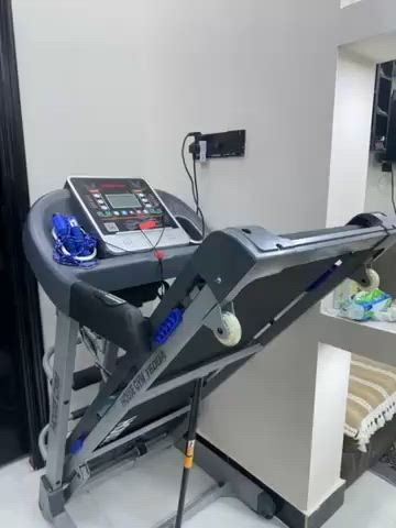 جهاز جري مستخدم مرات قليله جداً 
يدعم لام بي ثري 
مع جهاز نحت رجاج 
لونه رصاصي 
سعر الشراء القديم 500
سعر البيع  400وبي مجال 
الاستفسار والاتصال على الرقم ***********
