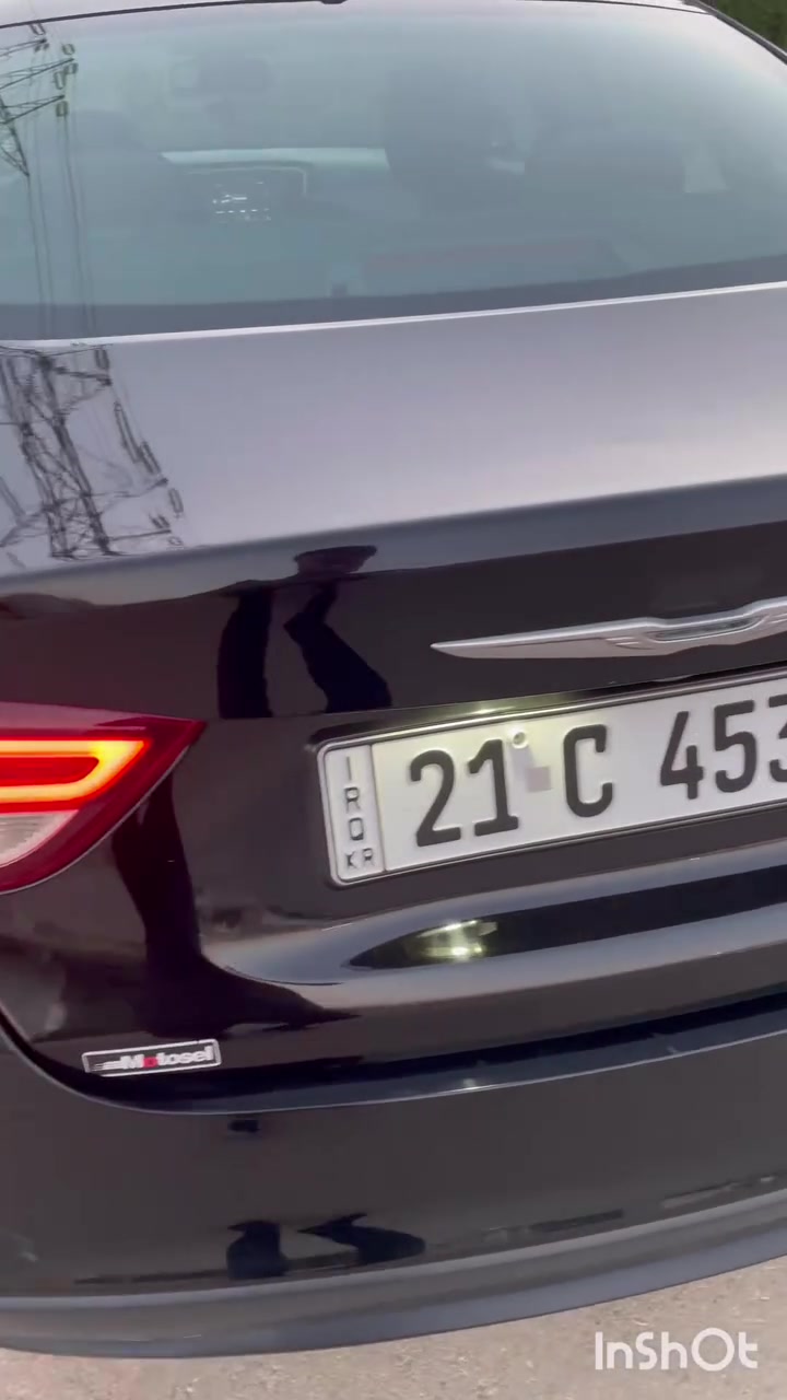 ‎ المواصفات والداخلية:Chrysler c200 2015 2.4L
ويل كب حجم 19 S.
‎    شاشة كبيرة + كاميرا خلفية دوارة (تتحرك مع حركةالاستيرن).
    
أضواء LED نهارية + بروجكترات (كشافات ضباب).
    
كراسي كهرباء + تدفئة كراسي.
    
تدفئة ستيرن (سكان هيتر).
    
تبريد دبل زون (تحكم منفصل للسائق والراكب) + فتحات تكييف خلفية.
    
محدد سرعة (كروز كونترول).
    
تشغيل بصمة.
    
شخالات بلاد.

المحرك والـكير:
    كير 9 نمر (9 سرعات) دبل كير.
    المسافة المقطوعة: 133 ألف ميل.
    الكير والمحرك والكهربائيات مكفولين وبشرط الفحص.
الأوراق والتحويل:
    
السنوية جديدة، والسيارة باسمي وجاهزة للتحويل مباشرة (بدون أي غرامات).
البودي والصبغ:
    
صبغ جاملغين أمامي فقط.
    دواخل سليمة بالكامل (بدون أي ضربة داخلية).
    الإيرباج سليم (ما طاق) وبشرط الفحص.
السعر:

لمعرفة السعر والاستفسار، يرجى مراسلتنا على الواتساب:
[***********]
