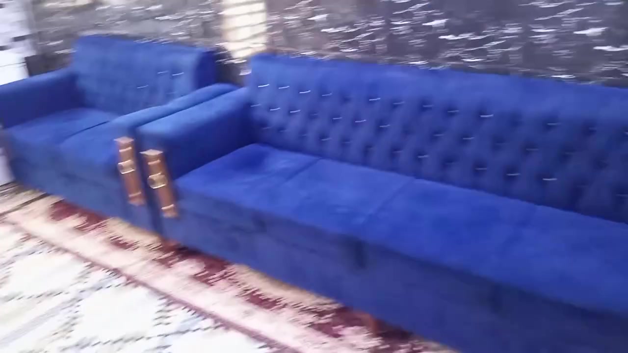 السعر 200.   ***********
