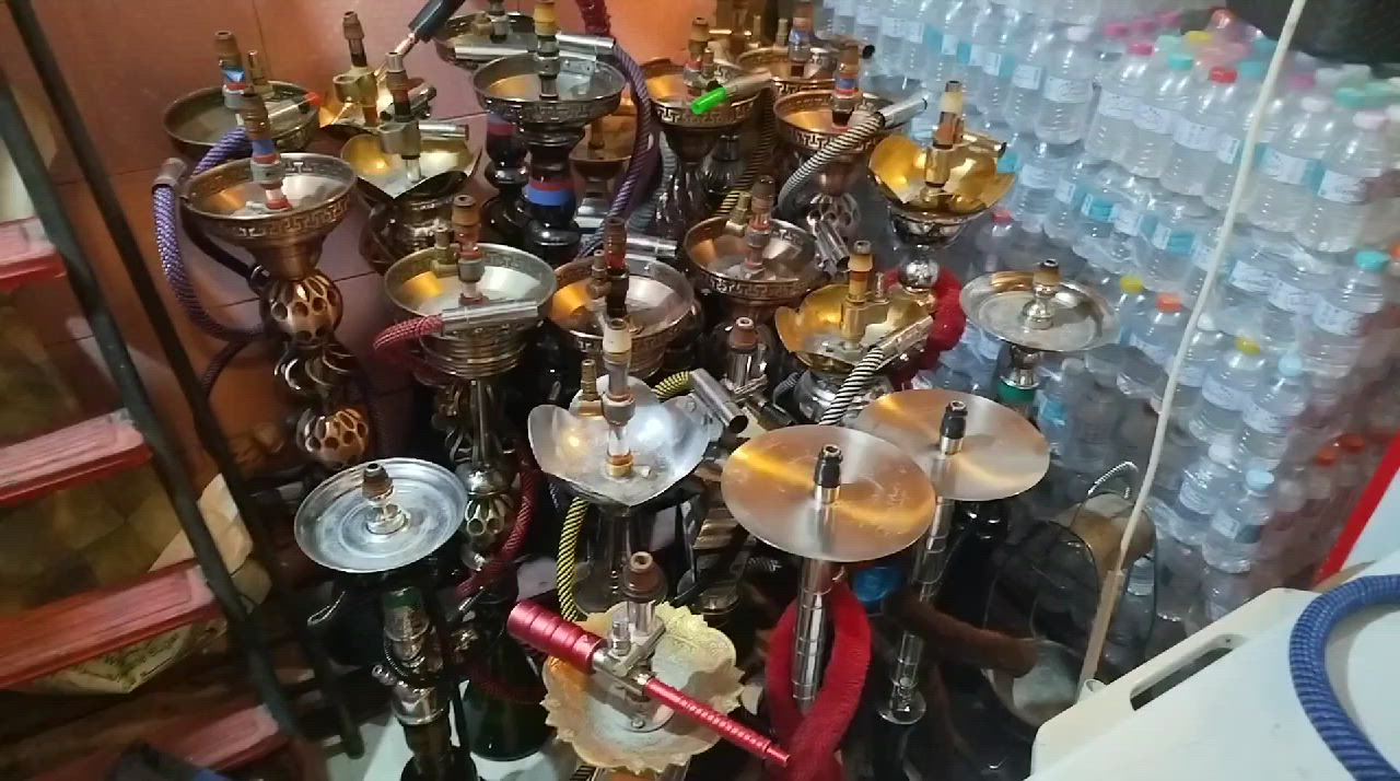 ئه م همو نه ركه له بو فروشتن بو زياتر به زاني
*********** ته لفون بكه عنوان   دووسايد سرجنار ابو سناء
كل الاراكيل للبيع للاستفسار اتصل برقم *********** عنوان شارع السايدين سرجنار شارع ابو سناء