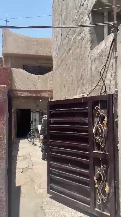 البيت طابو صرف ثلاث طوابق يحتوي على غرفة نوم واستقبال ومطبخ وخدمات الطابق الأرضي الطابق ثاني يحتوي على غرفه واحده والطابق ثالث سطح مساحه البيت 75 متر الميكانيك قرب جامع التوحيد شارع المدارس
السعر مناسب جداً للشراي التفاصيل اكثر راسلوني على هاذا الرقم بيه واتساب ***********

