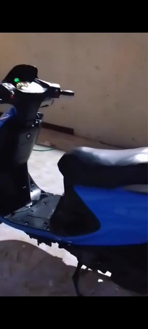 سلام عليكم دراجه فراشه فحل كفاله حته من الزلغ مكينه خرسه ماتنسمع شلعه ومعدل طيران للبيع او مراوس السعر 550 وبيهه مجال قليل مكاني البصره الجزيره *********** واتساب فقط
