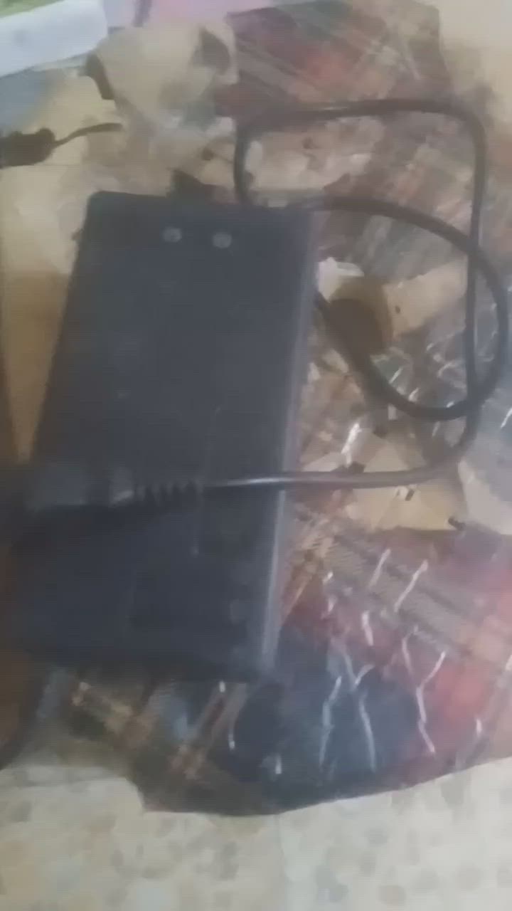 شاحنه.اخت.الجديده.فول.شحن.تشحن.من اربع.بطاريات.الى.خمس.بطاريات.سريعت.الشحن.
سعره.١٠الف.كربلاء.
***********

