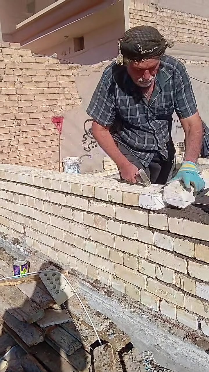 ‏شاهد الفيديو ابو سمير للبناء الحديث والترميم محافظة بابل شارع 60 
عملنا هذا اليوم في شارع 80 ،،،،،،***********،،،،دار الاخ المهندس يوسف والمهندس حسين ،،،حياكم الله‏ الجزء ‏5‏
