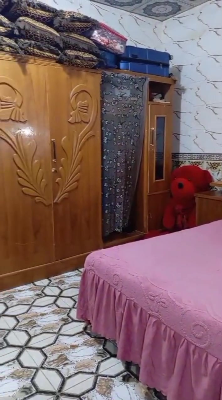 السلام عليكم غرفه تسكام صاج خمس ابواب السعر
850مع دوشك الجربايه التواصل ع الواتساب ***********
