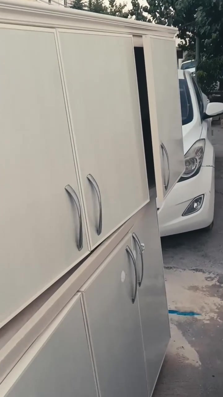 سڵاوتان  لێ بێ خوشک و برایانی عەزیز ئەوکەوانتەرەم هەیە بۆفڕۆشتن زۆر زۆرخاوێنە، بەردەکەی زۆر ئەسڵ وچاکە، کەوانتەرەکە هەتابڵێی خاوێنە دومەترونیوە، مەغسەلەکە مەتروهەشتایە، بۆماڵی خۆم دروستم کردوە و بازاڕی نیە، شوێن ڕانیە
***********
