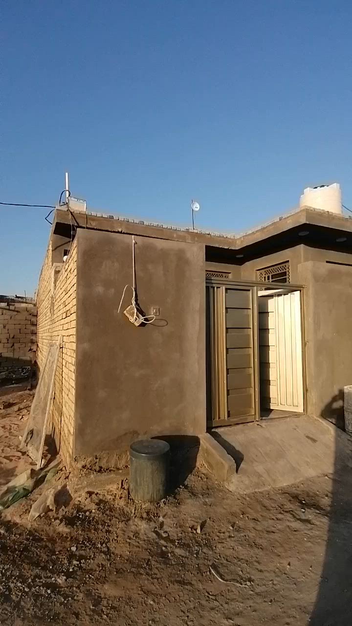 بيت للبيع مساحته ٢٠٠ متر زراعي يم كناهره يم مدرسة بلسم بناه حديث ***********
