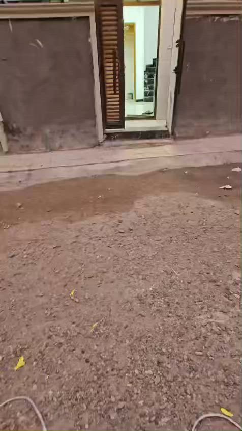 🏡 بيت للبيع – موقع مميز الشرطة الخامسه قريب جداً من شارع الشهداء (الشارع الرئيسي المؤدي إلى جمع الكبيسي) السعر 120 وبي مجال 
🔹 المساحة: 60 متر | الواجهة: 8.20 م | النزال: 7.20 م
🔹 سنة البناء: 2025
🔹 نوع العقار: بيت سكني (طابو صرف)
تفاصيل البيت: مدخلين، خدمات خارجية، استقبال، مطبخ، خدمات
الطابق العلوي: غرفة أطفال + غرفة كبيرة (سويت) + سطح بالطابق الثالث
📞 للاستفسار: ***********
