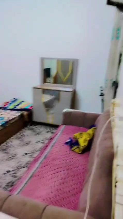 دار لبيع المساحه 100 متر 10 في 10 ركن الشعب حي المهندسين زراعي الفرع التاسع طابق او نص المنطقة كامل الخدمات من كلشي والي يشوفها يكول هاي مستحيل زراعي هلكد ماحلوه ومرتبه للستفسار الانتصال ***********
