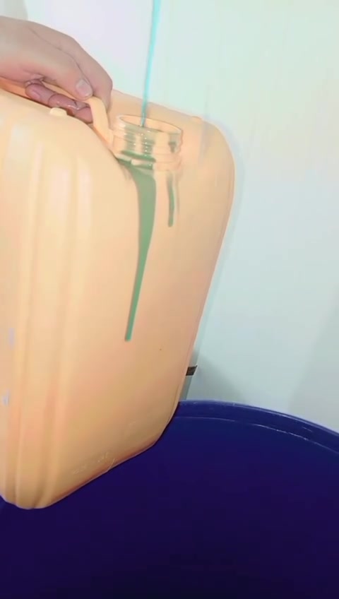 #سلام عليكم #سوينالكم عرض يفلششش ٢٠لترة ب١٣الف بس والتوصيل الفين يجي ويا معطر عام لجو والملابس والارضيات عطرة يوديك لعالم ثاني اشتنضرون اطلبو والباقي علينة ***********
