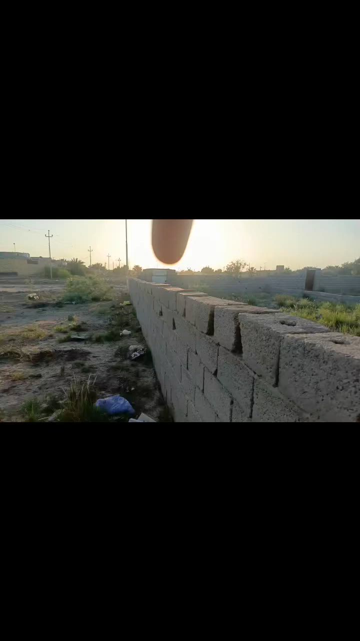عرصه زراعي مسيجة مساحة ٢٥٠ متر 
كامل معامله التطويب 
موقع ممتاز قريبه عل شارع وعل مدرسة 
قريب مدرسة مسلم ابن عقيل 
بالجهة المقابله لحي الشرطة .. 
بسعر جيد .. 
للتواصل ***********
