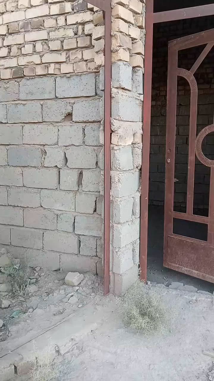 السلام عليكم هيكهل لبيع مساحه 200متر ركن عل شارعين كهرباء وماي موجوده سند 25 العنوان خلف سايلو مال الحمزه الغربي لاستفسار ***********

