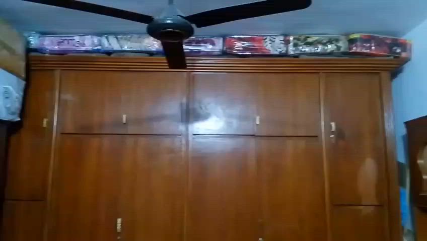 سلام عليكم غرفه حطاطة مستخدمه قليل  للبيع سعر ٧٠٠ وبيهة مجال المكان البحيره الحبانيه.  ***********
