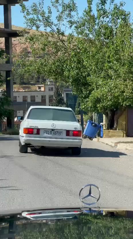 Mercedes Benz 300SE 1986
السلام عليكم ورحمة الله وبركاته 

جامبو موديل 1986
سياره جاهزة من مكينة  كير تخم تاير تخم  ويل ادامة كاملة لمنظومة التبريد والبنزين والمي 
كلشي بيها شغال ...
مكينة وكيره 300

السعر : 72 ورقة وبيه مجال الشراي يتصل وبي خير ويدلل

 بسمي رقم بغداد سنويه لحد 2031

مكاني النجف الاشراف 
الاستفسار 
***********
