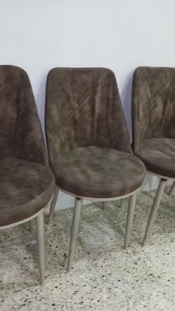 عندي هاذا الميز للبيع اريدو ب75وبي مجال بصيط
المكان صلاح الزراع بجانب الأيمن الرقم ***********

