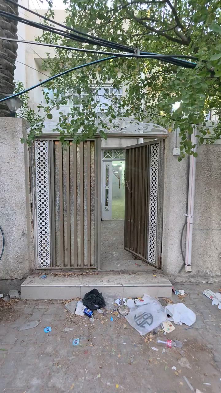 مشتمل للايجار  الغدير
٧٠٦ المربع  الاول قرب المعالي 
سعر ٨٥٠ غرفتين وخدمات  وصاله 
سطحين وطرمه 
***********
***********

