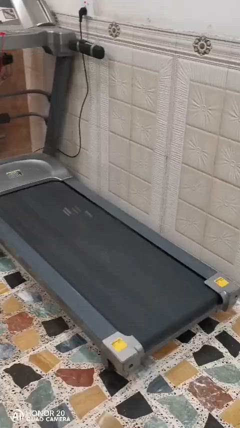 جهاز ركض عملاق جبلي بي فقط  خلل في الماطور
 مايتحمل وزن عالي جدا  سعره  140