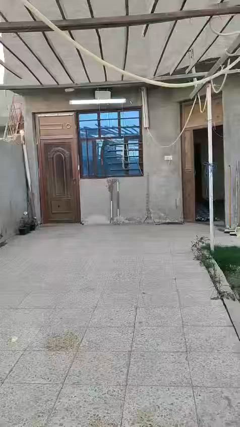 السلام عليكم بيت في منطقة الأصلاح مقابل الفرع المقابل لمدرسة عشتار في الجهة المقابيل
مساحة 200 متر 
السعر 60 قابل للتفاوض 
بدون دلالية 
بيع مباشر 
ملاحضة البيت مؤجر 300 بلشهر 

للأستفسار ***********
