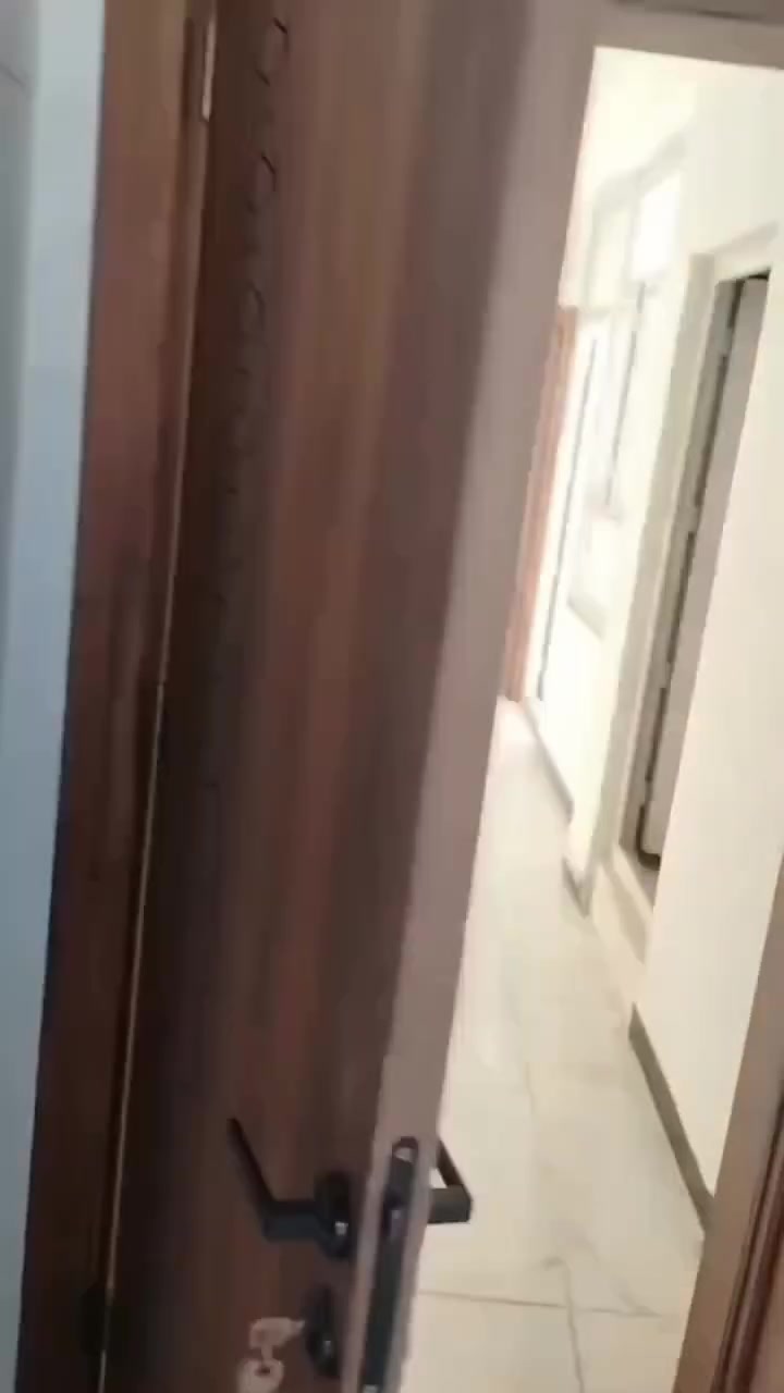 بيت بمجمع الزهور للإيجار١٦٠م كلش قريب للبوابة
***********
