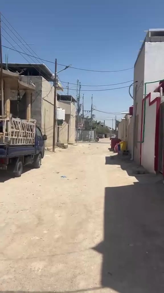 السلام عليكم 
بيت  في أبو الخصيب أبو كوصرا مساحة 200m واجها 10  ونزال 20 
يوجد خلف البيت نهر وخامس بيت عن الشارع أبو كوصرا 
🛑البيت طابو زراعي 
يحتوي على 3 غرف ومطبخ 
ودوانيه وصاله وصحيات وكراج وحديقة 
السعر 80 مليون وقابل للتفاوض 
للاستفسار والتواصل ***********
