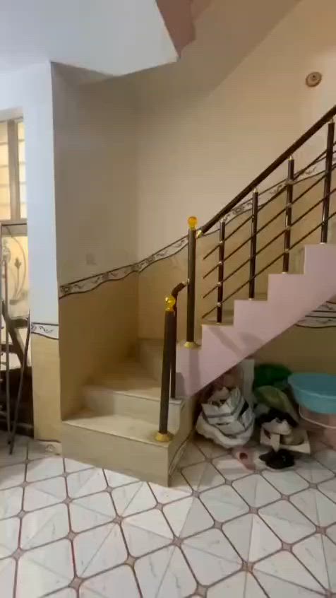 ١٠٠ م حي النداء الشارع الفاصل بين مجمع الأميرات والنداء بناء جديد طابقين مجموع الغرف ٣ صحيات ٣ السعر خاص***********

