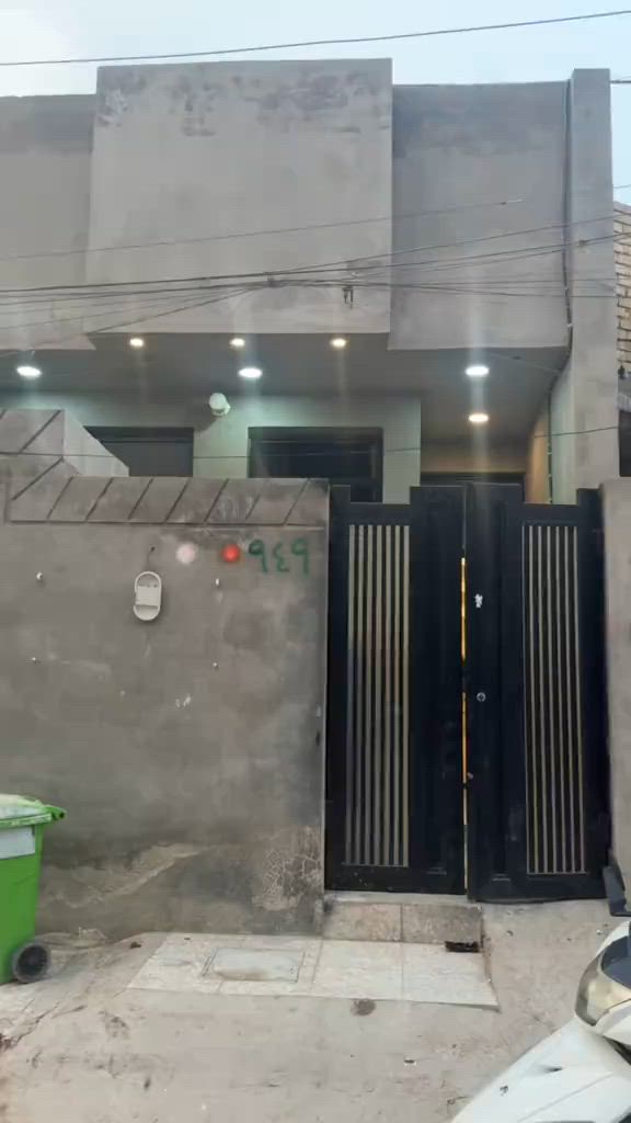 بيت للبيع بغداد حي طارق القديم بل بدايه مقابيل البانزين الخانه الجديده فرع الكريزات المساحه 100 متر بناء حديث جنس العقار زراعي جاهز من كلشي الشراي يتصل على هذه الارقام ***********.   *********** او مراجعة #مكتب#عقارت#المصطفى #عقارات_بغداد #متابعه_ولايك_واكسبلور_احبكم 
