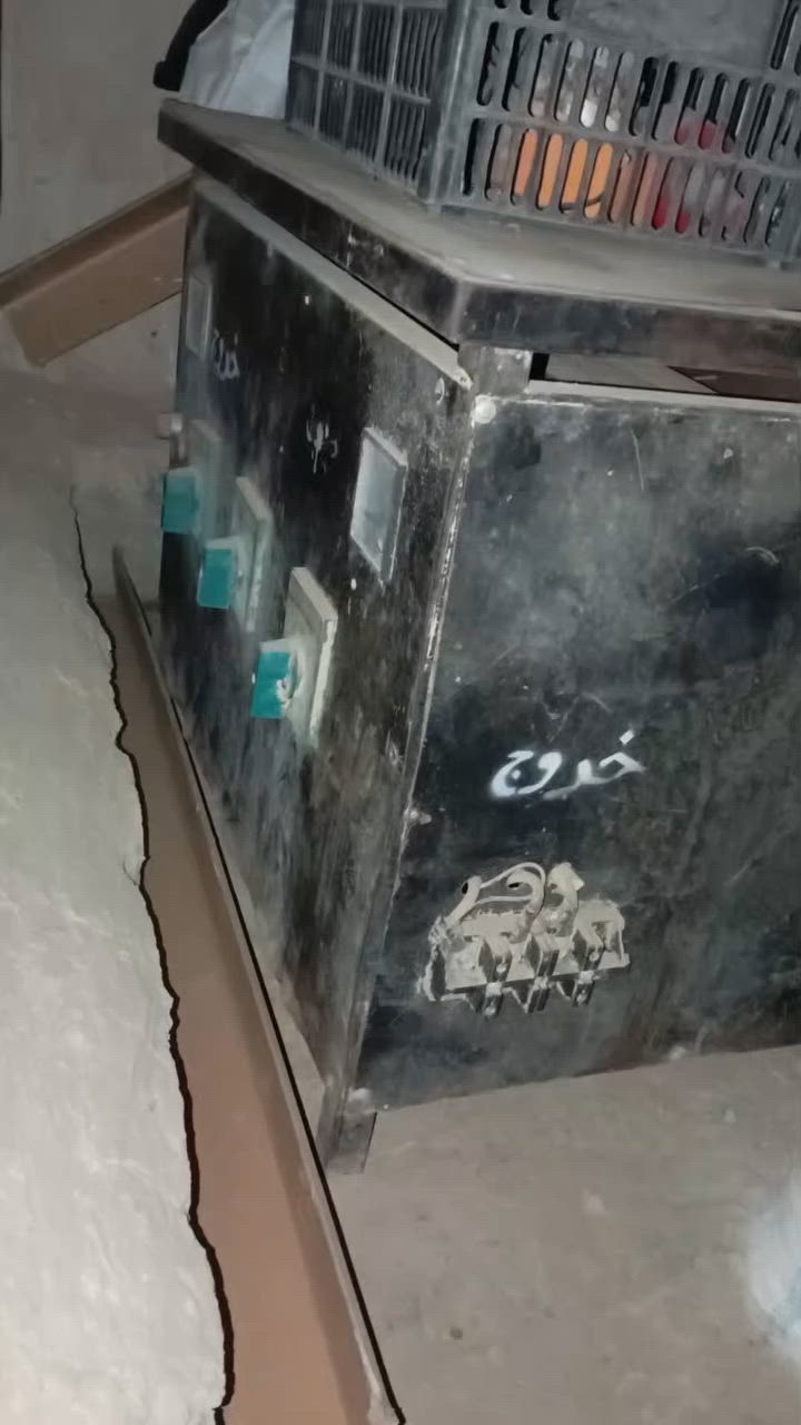 يوجد رافعه قدرة
الحجم 30 حصان فصال عمل يدوي شرط النحاس وشغاله بس يعوزهه كونتكتر داخلي سعره 60 الف 

ثلاث طكات سرعتها.   السعر اتصل  

 ***********

