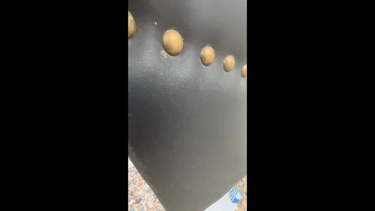 كراسي لبيع جديد سعر الكرسي 150 الف مكاني بغداد
***********

