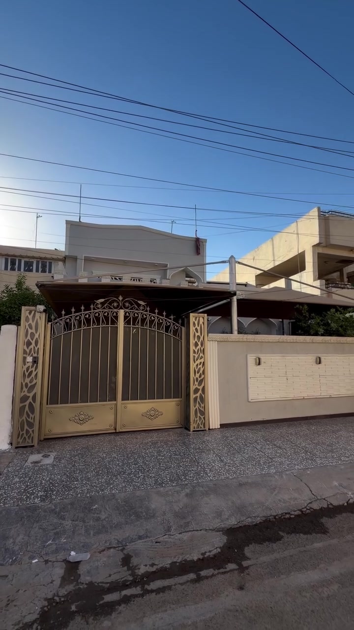 عقار للبيع 200 متر طابقين درجه اولا VlP حي الرساله الثانيه يباع مع الاثاث كل البيت

طابو صرف 
 سعر مناسب 

شارع عام عريض
واتساب ***********
