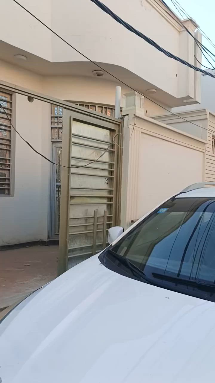 دار 100متر مربعه بناء جديد غير مسكون أربعة عرصات عن الشارع الجديد الفاصل بين قرية الغدير وملحق القريه غرفة نوم واحد صاله واستقبال و مطبخ . حمامات عدد 2
للاتصال على الرقم ***********   السعر 60
