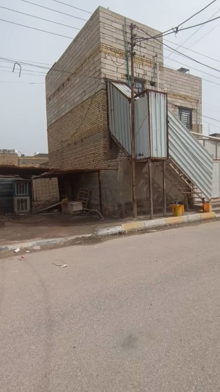 ياالله 
 سلام عليكم 
الناصريه منطقه الاسكان الصناعي النزله الاولى قرب مجسر الاسكان الصناعي بيت للبيع 200 متر طابو صرف 
ثلاث غرف نوم وديوانيه وصاله وهول ومطبخ و زائد شقه خارجيه 
باقي التفاصيل خاص او اتصال على الرقم ***********

