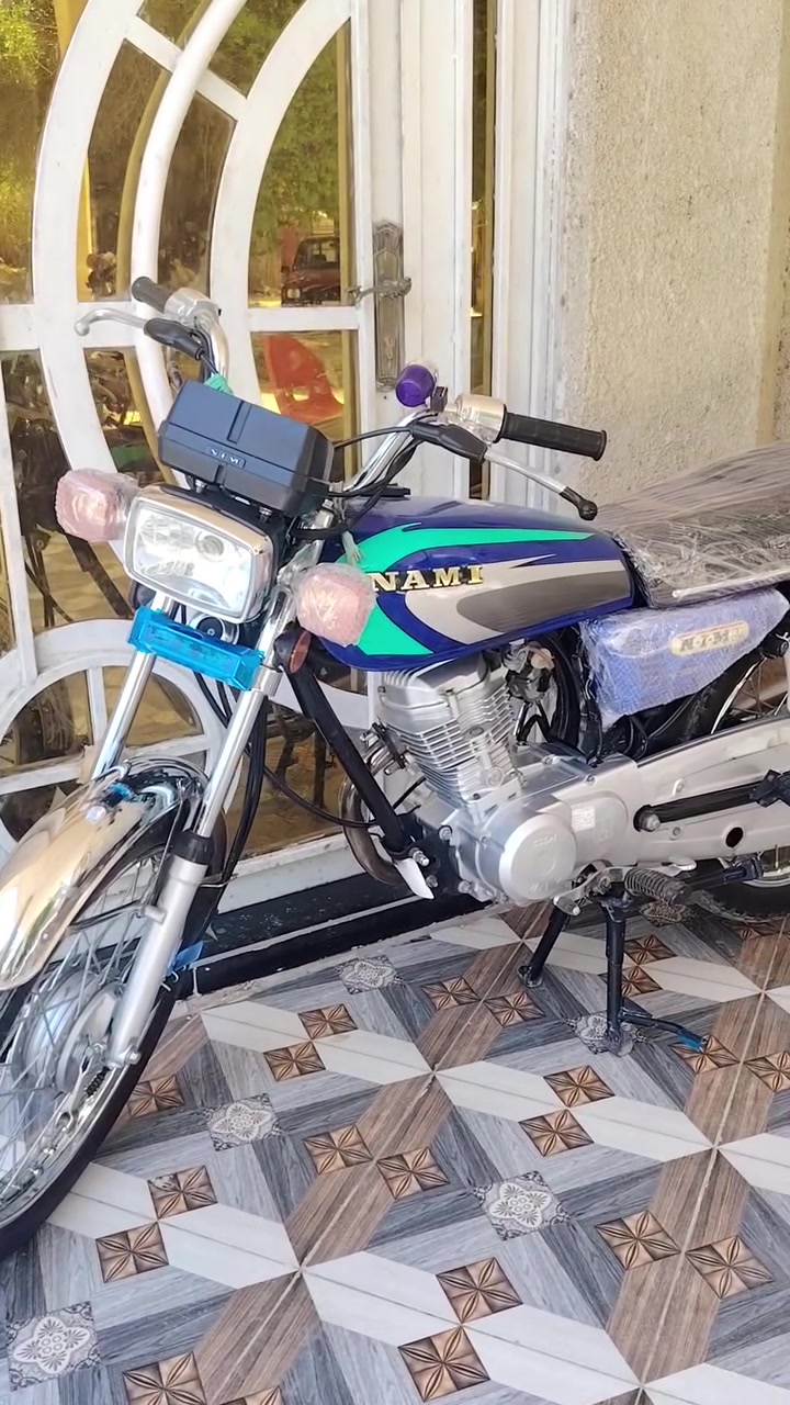 للبيع نامه مديل 27 شبه شلامجه طبق لأصل 3 أحرف ماطور انضف من بصور السعر 800 وهذا رقمي ***********
