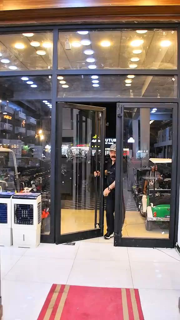 مجمع القمة 🔥 كل اللي تحتاجه بمكان واحد أسعار ترضيك وعروض تستاهل  📍 ننتظركم العنوان / بغداد - جميلة - شارع خير الله- قرب اسواق النخلة للاستفسار  *********** *********** ***********⁩
