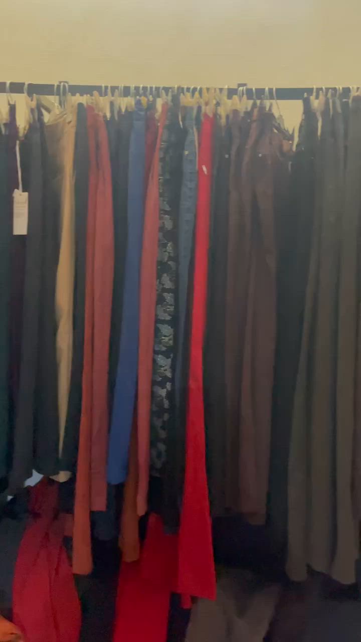 سڵاو بەرێزان .... کۆمەڵێک لە پانتۆڵ و کیلۆت و کابۆی زۆر جوانم هەیە فول کوالێتیە قوماشی بە شەرتە تێکەڵەیە لە قیاس و مۆدێل و ئەلوان هەمووی بە یەکەوە دەفرۆشم بە نرخێکی زۆر موناسب و هەرزان هەموش لیبڵی خۆی پێوەیەو نوێیە تورکیە بابەتەکان ئەمانەش چەند نمونەیەکی کەمن ... 

بۆ زانیاری زیاتر پەیوەندی بەم ژمارەیەوە بکەن 

 📞  *********** //واتس ئەپ
