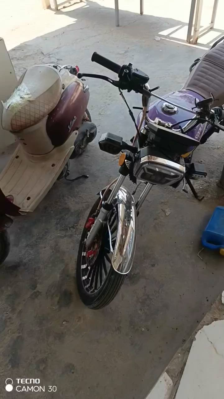 السلام عليكم دراجه محرك سبانه ممدود عليه بيها شلعه شك الكاع
الدراجه مبدل بيها دبلات اماميه + صالنصه
يرادلها ستاند تعليك + قاعده مال مازده+ تك اشاره الوره + جوزه مكسور بيها لسويج مابدلتها علمود قبق البانزين والباقي كله اكفله اريد مراوس بدراجه نفس الشكل وهم موديل ٢٥ او٢٦ ونطي فرق فوكاهه كون قريب علدوره 
وكلشي ذاكره بلفيديو بيع او مراوس  رقم ***********
