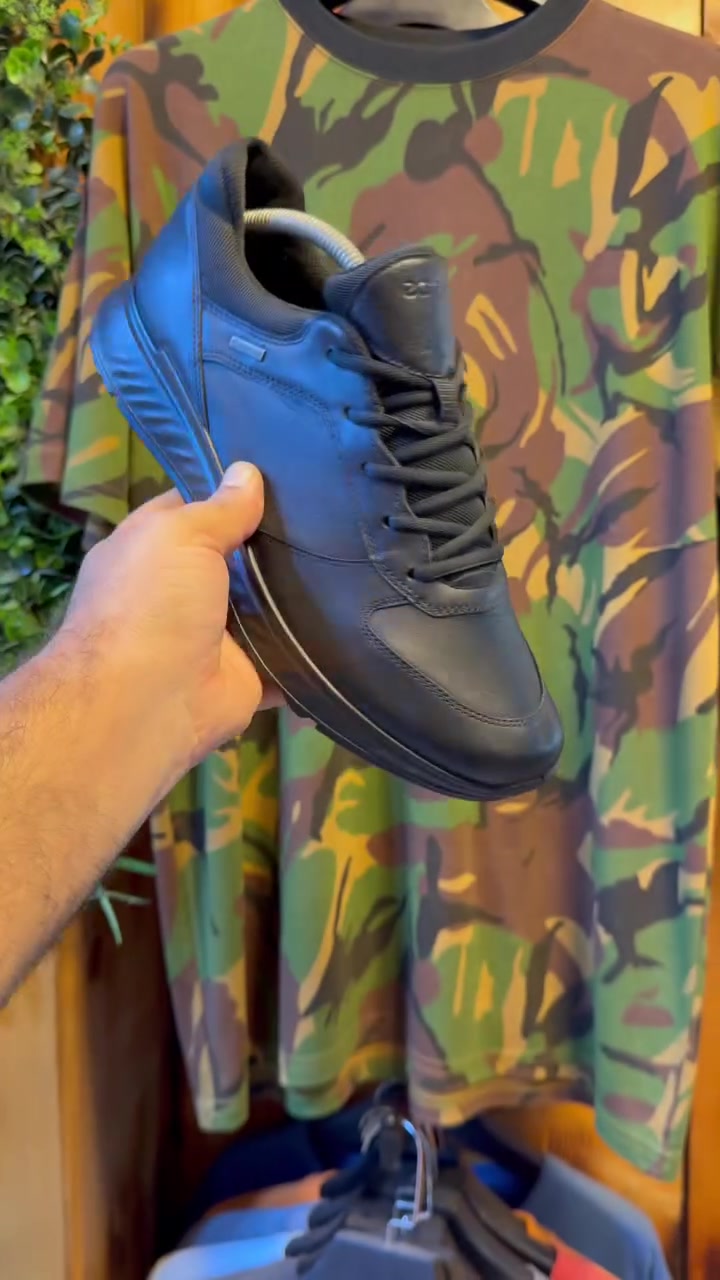 ايكو الاصلي GTX 🇺🇸🇺🇸
باله اورجنال امريكي جلد طبيعي 
نظام گورتيكس ضد الماء
قياس 44..
طول 28 cm..
سنتر الباله الامريكيه
واتساب / ***********

