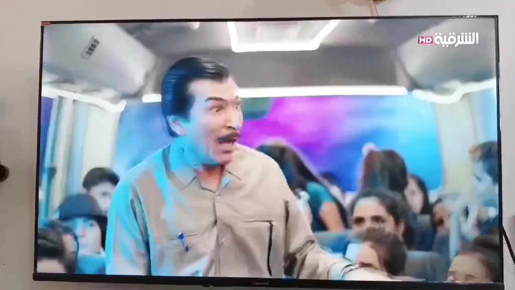 شاشه بلازمه حجم 50 فول موصفات نت مشتغله مرتين والله السعر 250 بعدها بليلونها تواصل ***********
