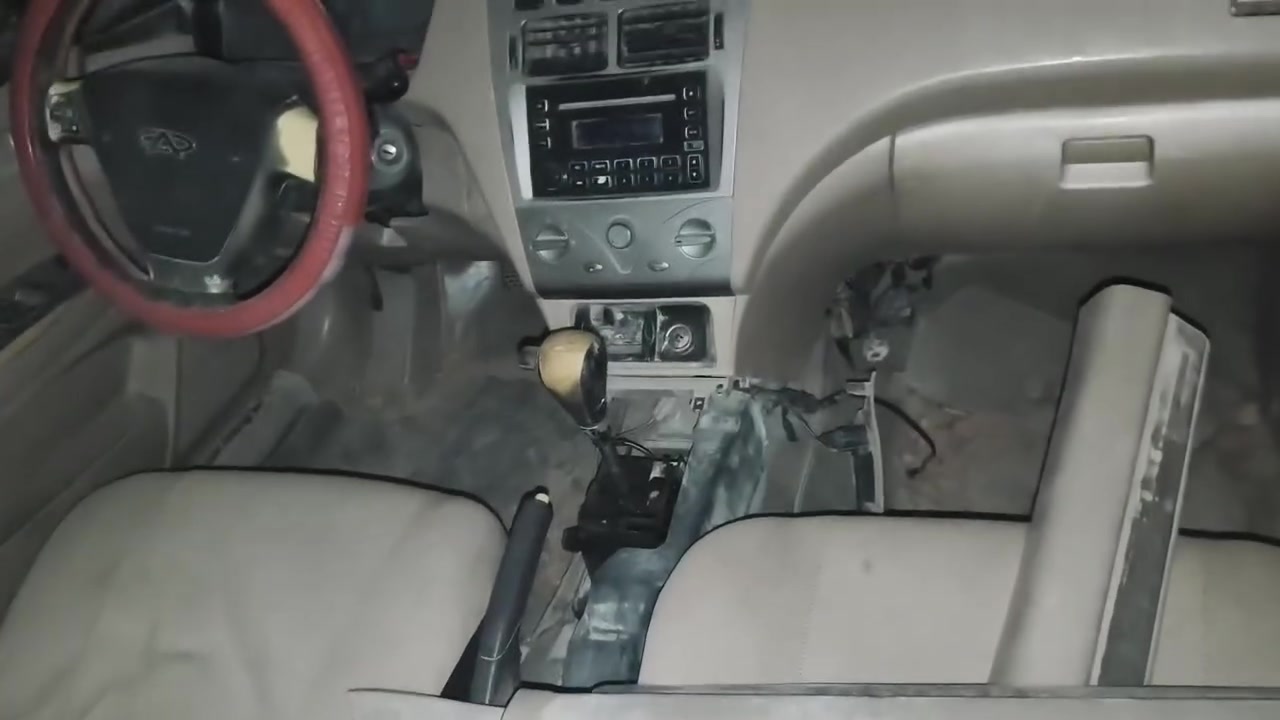 السلام عليكم 
شيري A5 
كير ومكينه مال كامري أبو الجف 
كيره شاده جديد الله وكيل مامشيت علي 
ضفيره جديده توني شاده  مال حاويه 
كشره مقبول يعني زين 
غرفته جديده مدوشمه 
كهربائيات كله شغاله
رقمه ألماني بغداد 
مكينه طلع بيه صوت وطفت وحده
ابيع كوم حديد
مكاني الحله 
رقم ***********
