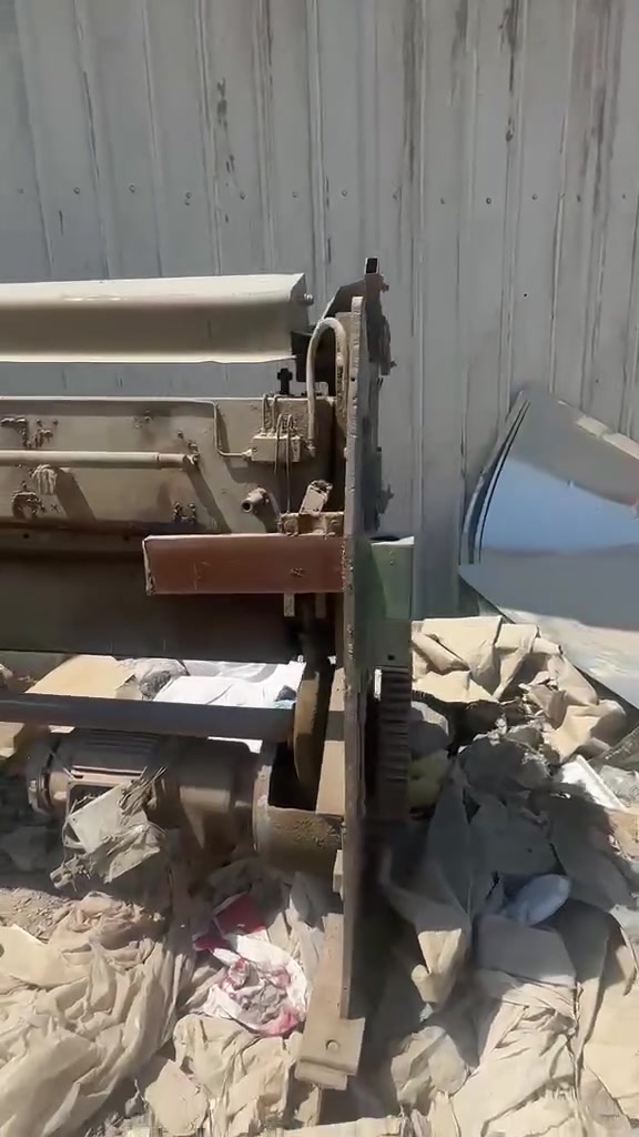 البيع مستعجل عل بيعهم ***********
