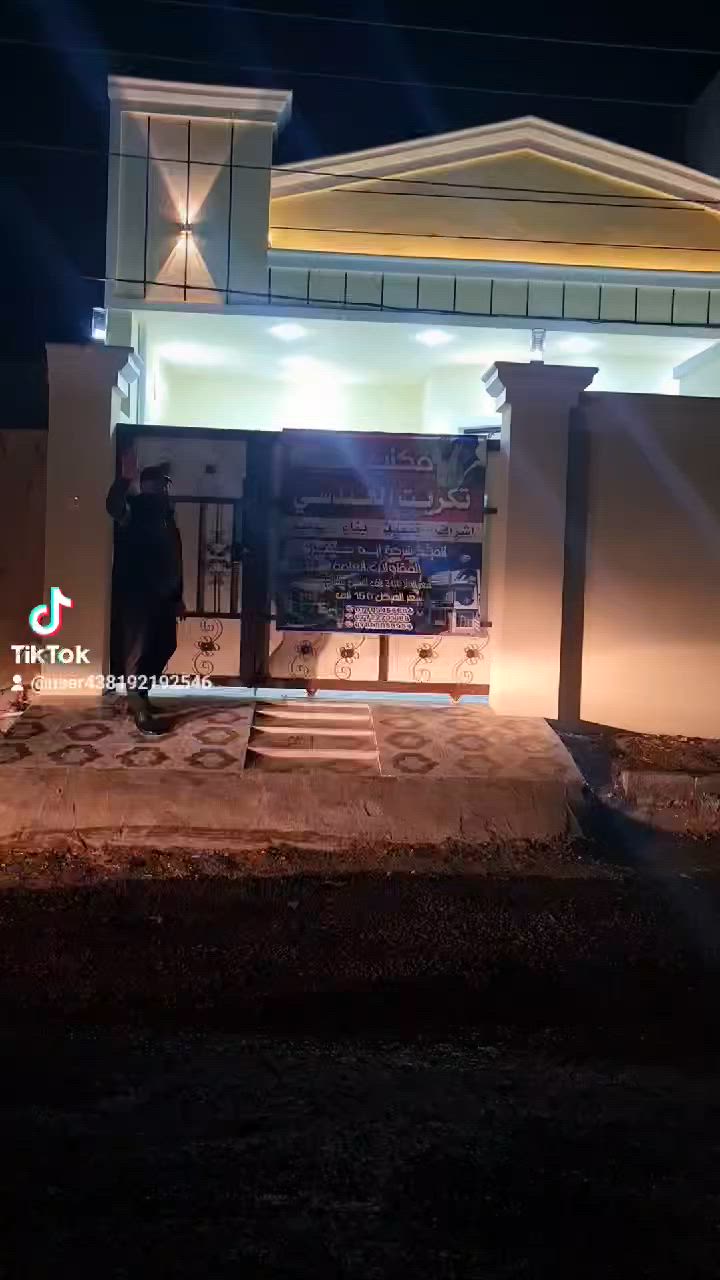السلام عليكم مقاولات محدوده في تكريت ونواحيها  كرسته وعمل   تسليم مفتاح وعمل هندسي سعر المتر 300 الف كامل تسليم مفتاح بس هيكل سعر المتر 150 الف وتساب ***********
مواصفات البناء 
1تنظيف الموقع فرش طبقه سميكه من السبيس ورش وحدلها
2 صب البتلو مع التسليح في 8 شيش 16 م  في قياس 60 ارتفاع 
وعرض 60 

3بناء ابلوك مصمت 4صب السقف 20 سم ( 4 طابق ثاني مجووف.               5نوع الشيش ماس  )
6مجاري  نوع امل الشريف عراقي  
7تأسيس شبكة مياه نوع كيلدي او امل الشريف 
8تأسيس شبكة كهرباء واير اردني او سعودي 
9شبابيك بلاستك مع كتيبه حمايه حديد  10ابواب حديد ثقيل وتصميم عصري الخارج 
11السيراميك سوبر 
12الجص والبورك درجة اولى
13الابواب الداخليه تركي قاصه 
14ابواب الصحيات  pvc
15الدرج كرانيت   
16السطح شتايكر قياس 80×80 
17ارتفاع البناء 
الطابق الارضي 3 ونص متر 
الطابق العلوي   3 وربع 
18الواجهة لبخ تقطيع ونقش مع قرض وا فرمستون// هاتف ***********\\ *********** مقاول تسليم مفتاح الدليم
