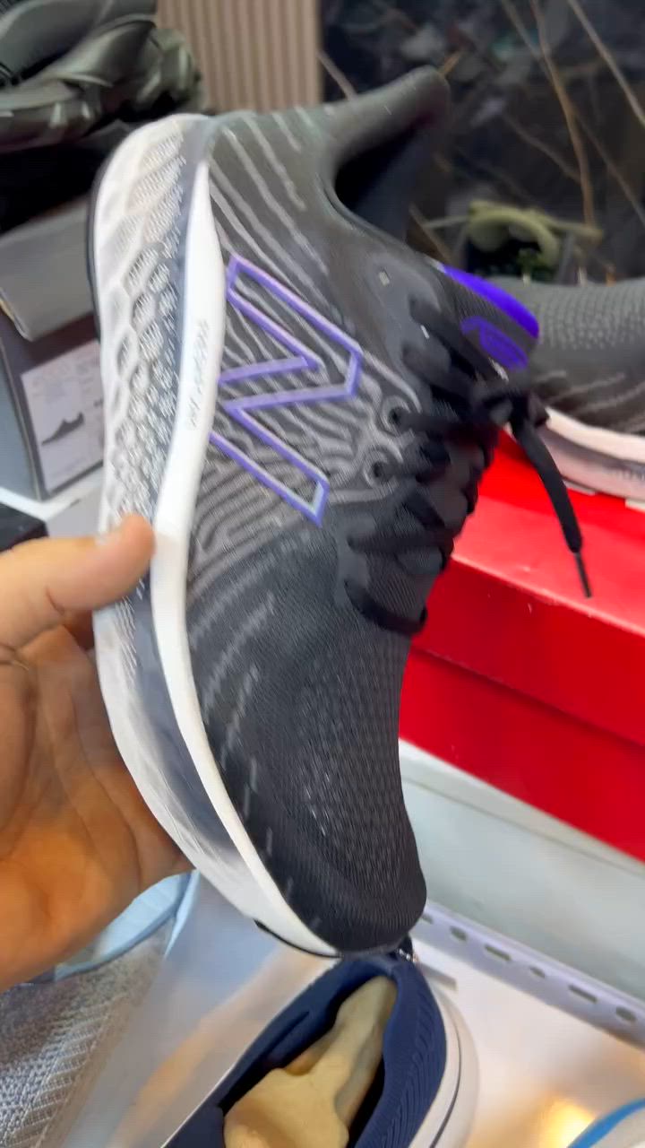 نيو بالنص فرش فوم مع الكارتون قياس 43 طول القدم27.5


**إذا كنت صاحب هذا الإعلان وتريد حذفه لأي سبب، رجاءا أرسل رسالة إلى الدعم الفني**