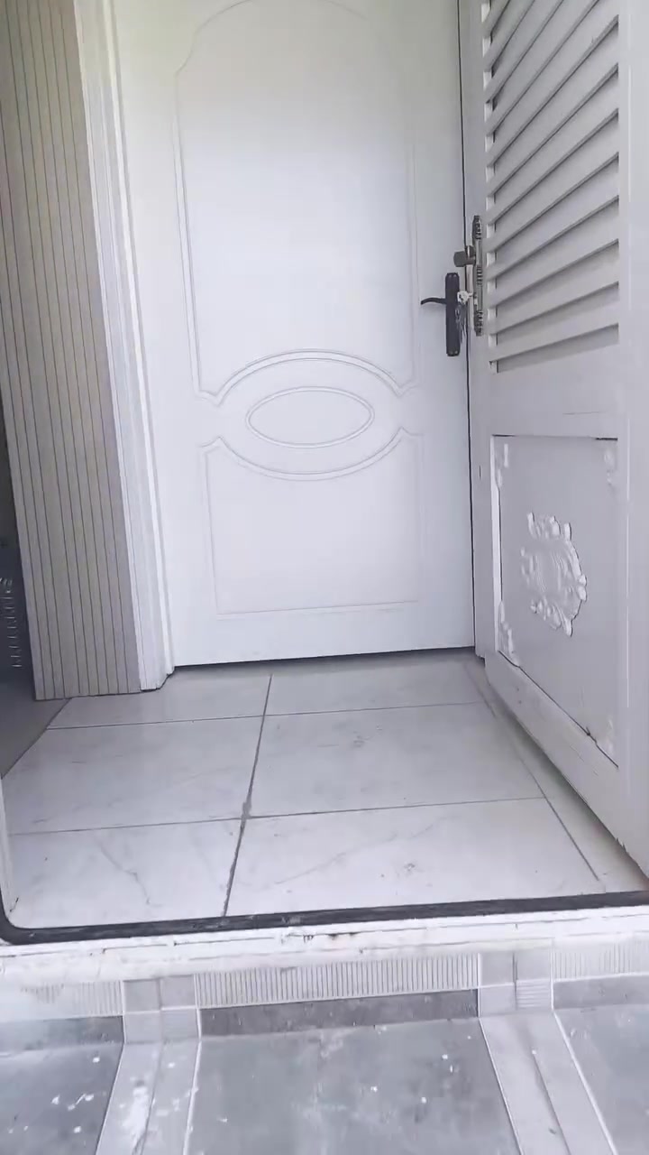 بيت طابقين للبيع مساحة 200 واجهة حديقة شمال بناء حديث يحتوي على استقبال عدد (2 )وهول داخلي
 ومطبخ عدد( 2 )
(غرف نوم عدد( 4
(حمامات عدد( 2
 السعر  14 دفتر  ومجال
للاستفسار تواصلوا معنا 
***********_***********
