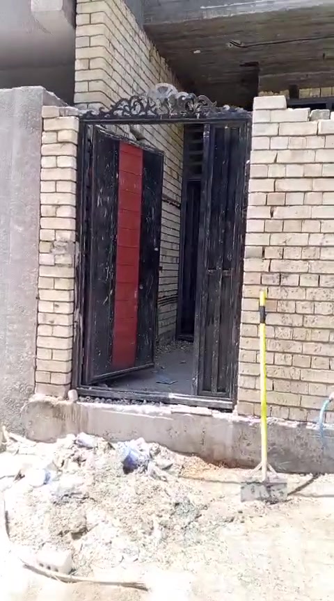 بيت جديد 100متر طابق ارضي نزله سرايا اول شارع مال ابو غسان دلال الاستفسار ع رقم ***********
