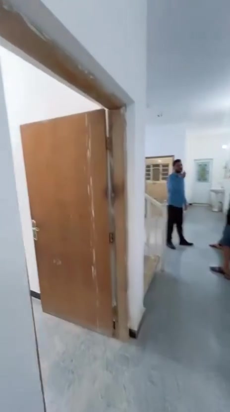 🏡 بيت للإيجار – شباب فقط

📍 الموقع: شارع المصافي – شارع كلية دجلة

🔹 المساحة: 80 م²
🔹 يتكون من: غرفتين، صالة، ومطبخ.
🔹 للتواصل***********.
