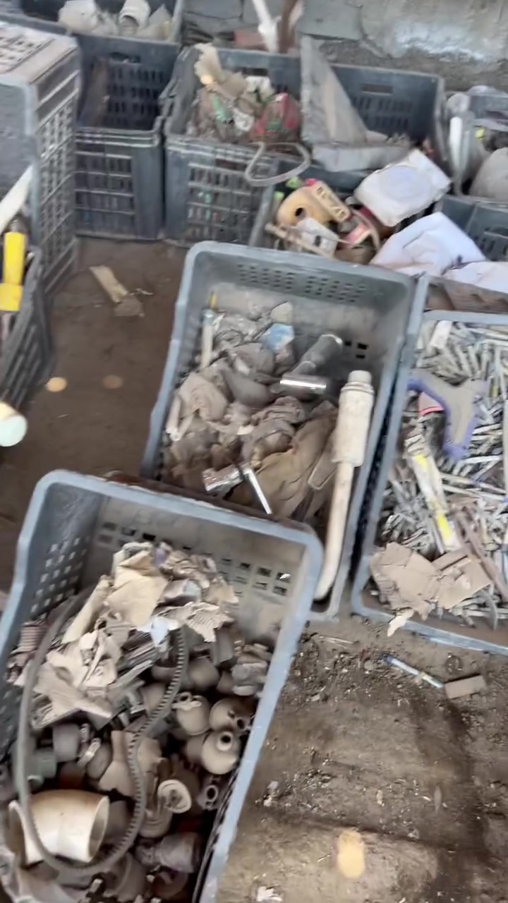سلام عليكم غراض مال مزاد البيع بيهن سبالت بيهن عتيك بيهن موايطير كهربائيات بيع شلع مكاني بغداد رقم ***********

